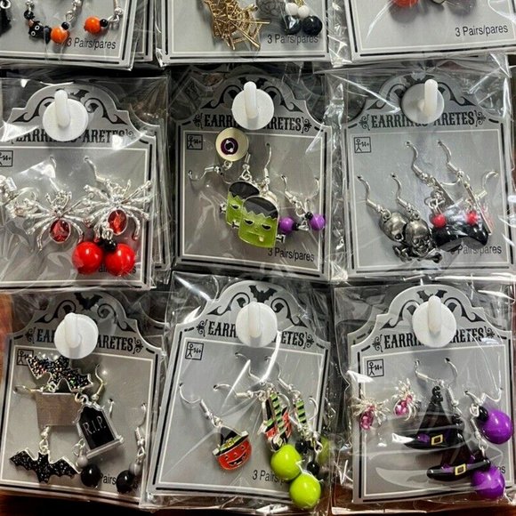 HAUNT COUTURE HALLOWEEN 6pc LOT BAT/BLOODY CLEAVER/SKULL & BONES/RIP EARRINGS - Picture 9 of 9